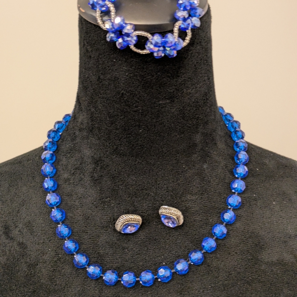 Set Of 4. Necklace 20" Bracelet 8.5" And Earring
